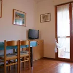 Apartamento Cozy With Pool Access