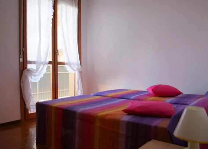 Апартаменти Cozy With Pool Access